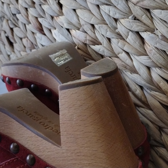 Pedro Garcià red suede studded ankle booties 37.5 - Picture 10 of 11